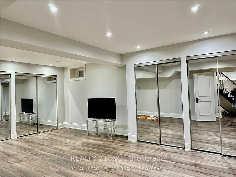 92 Hill Crescent