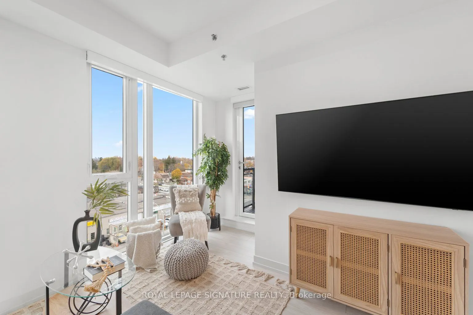 90 Glen Everest Road, #701