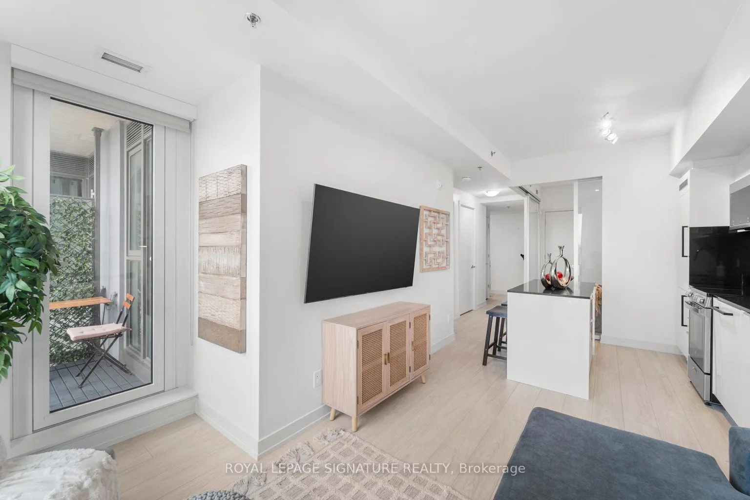 90 Glen Everest Road, #701