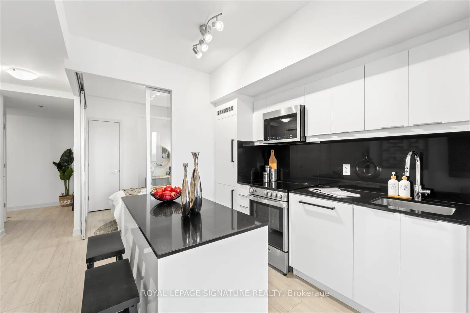 90 Glen Everest Road, #701