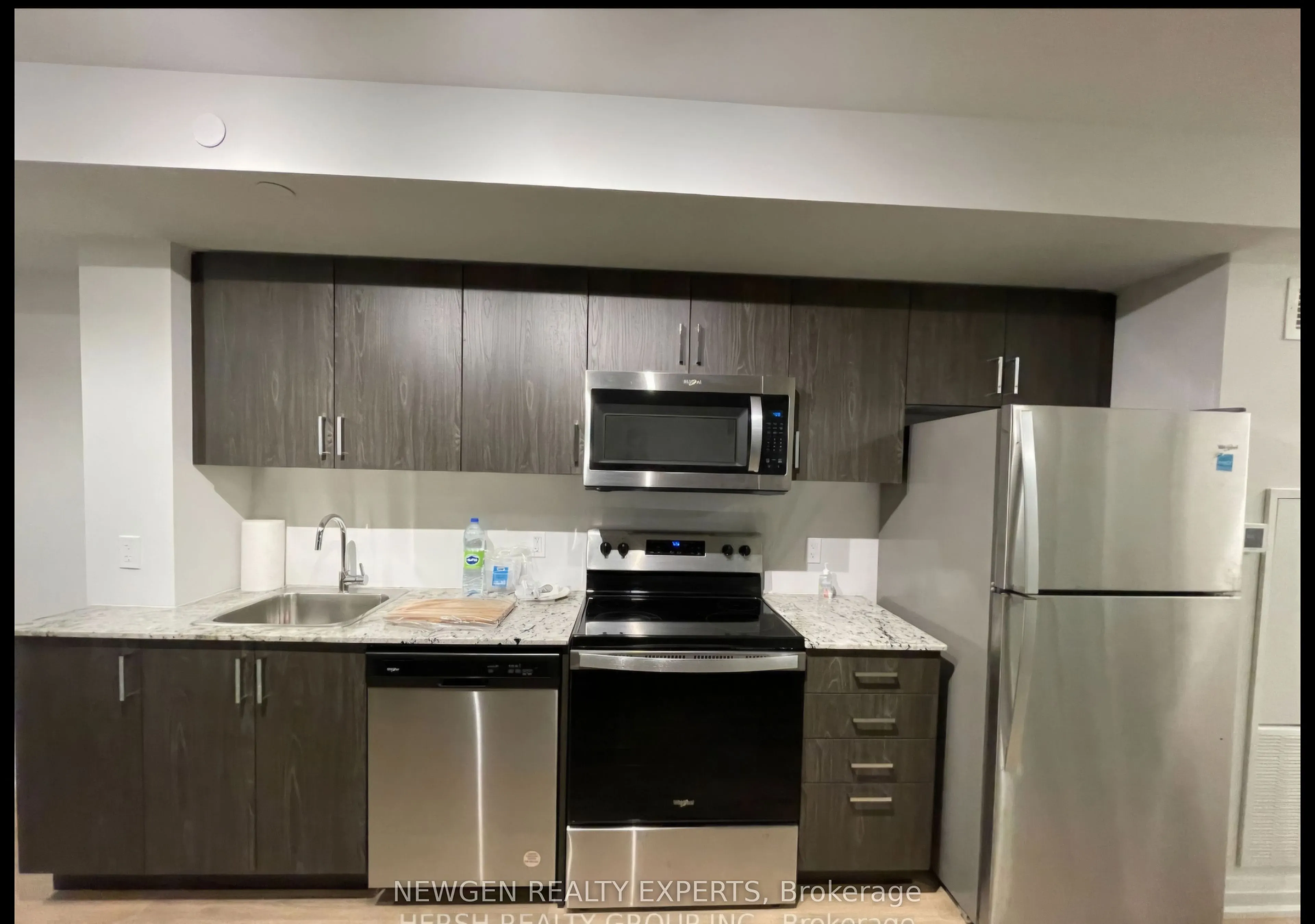 20 Meadowglen Place, #627