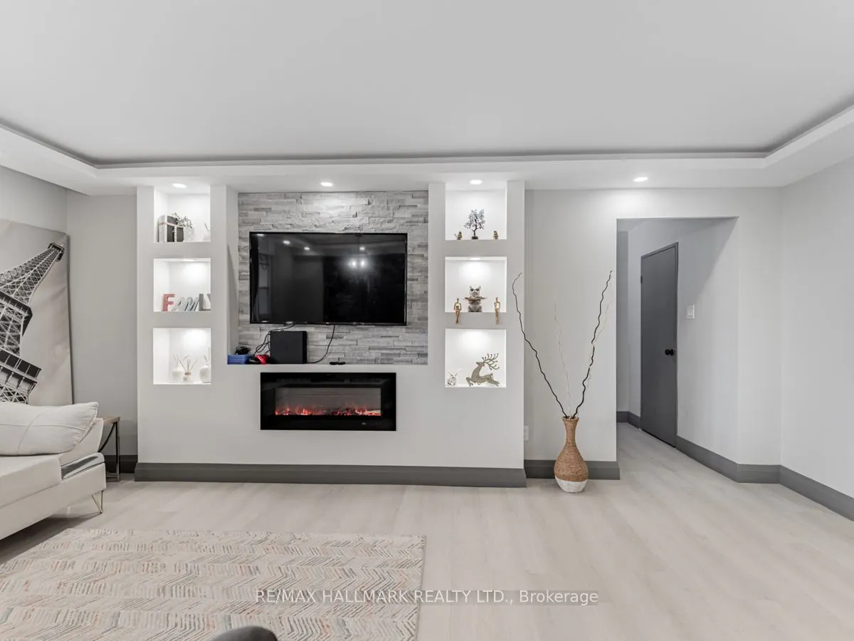 2550 Pharmacy Avenue #1206