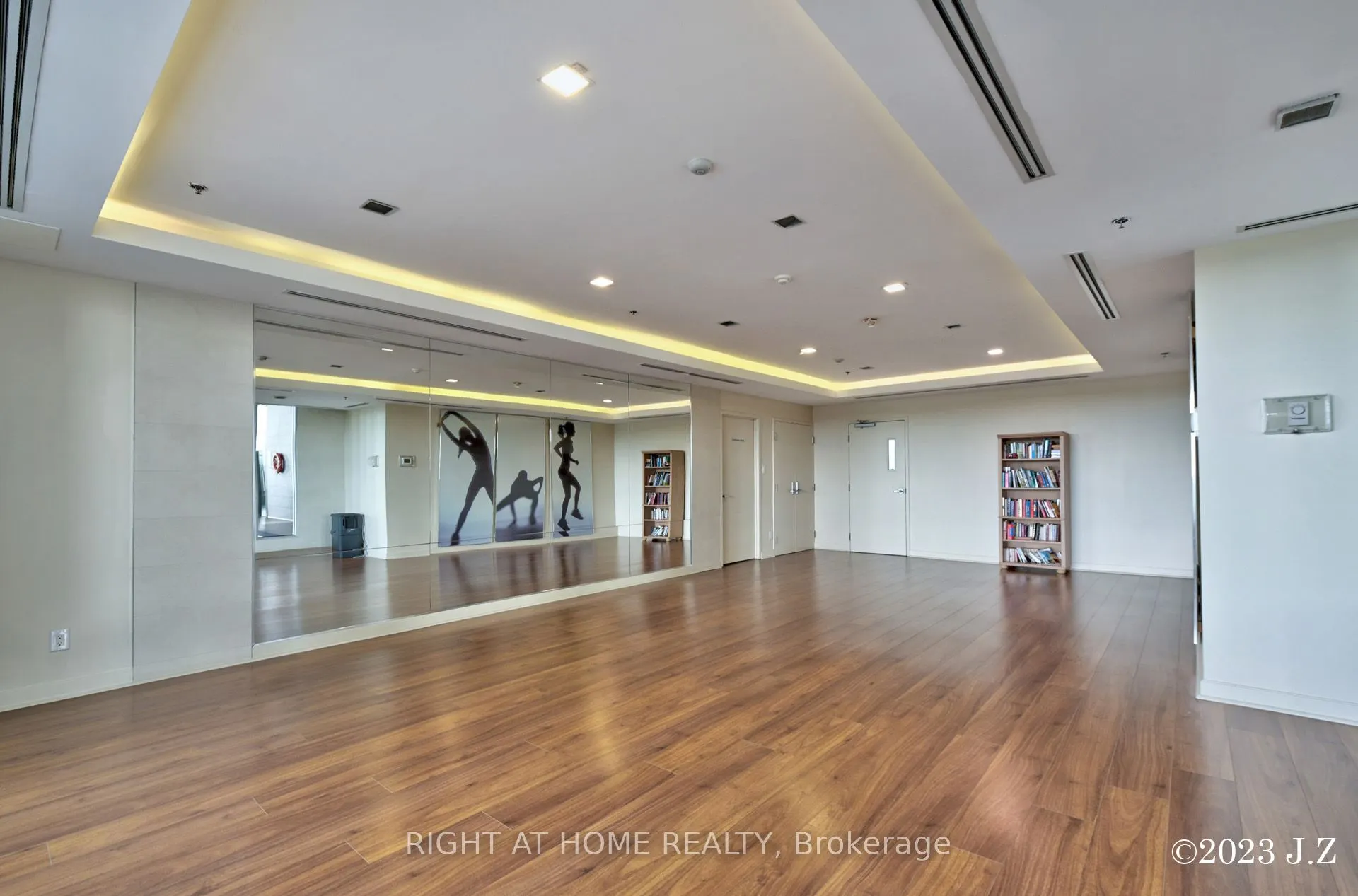 1215 Bayly Street, #1109