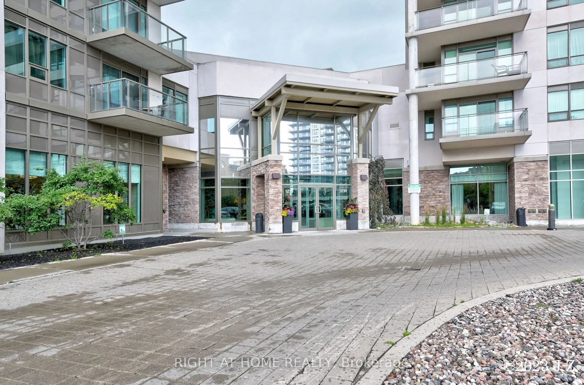 1215 Bayly Street, #1109