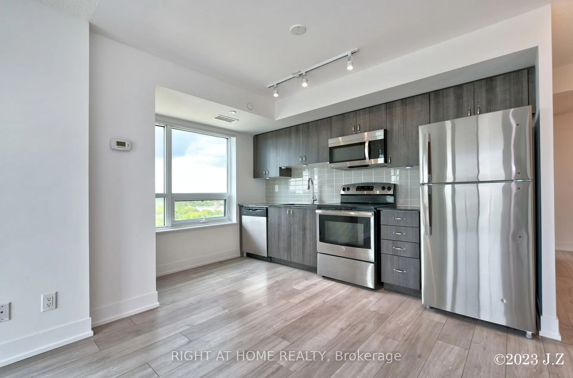1215 Bayly Street, #1109