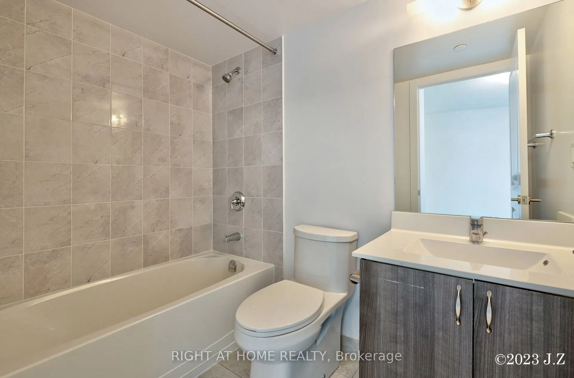 1215 Bayly Street, #1109