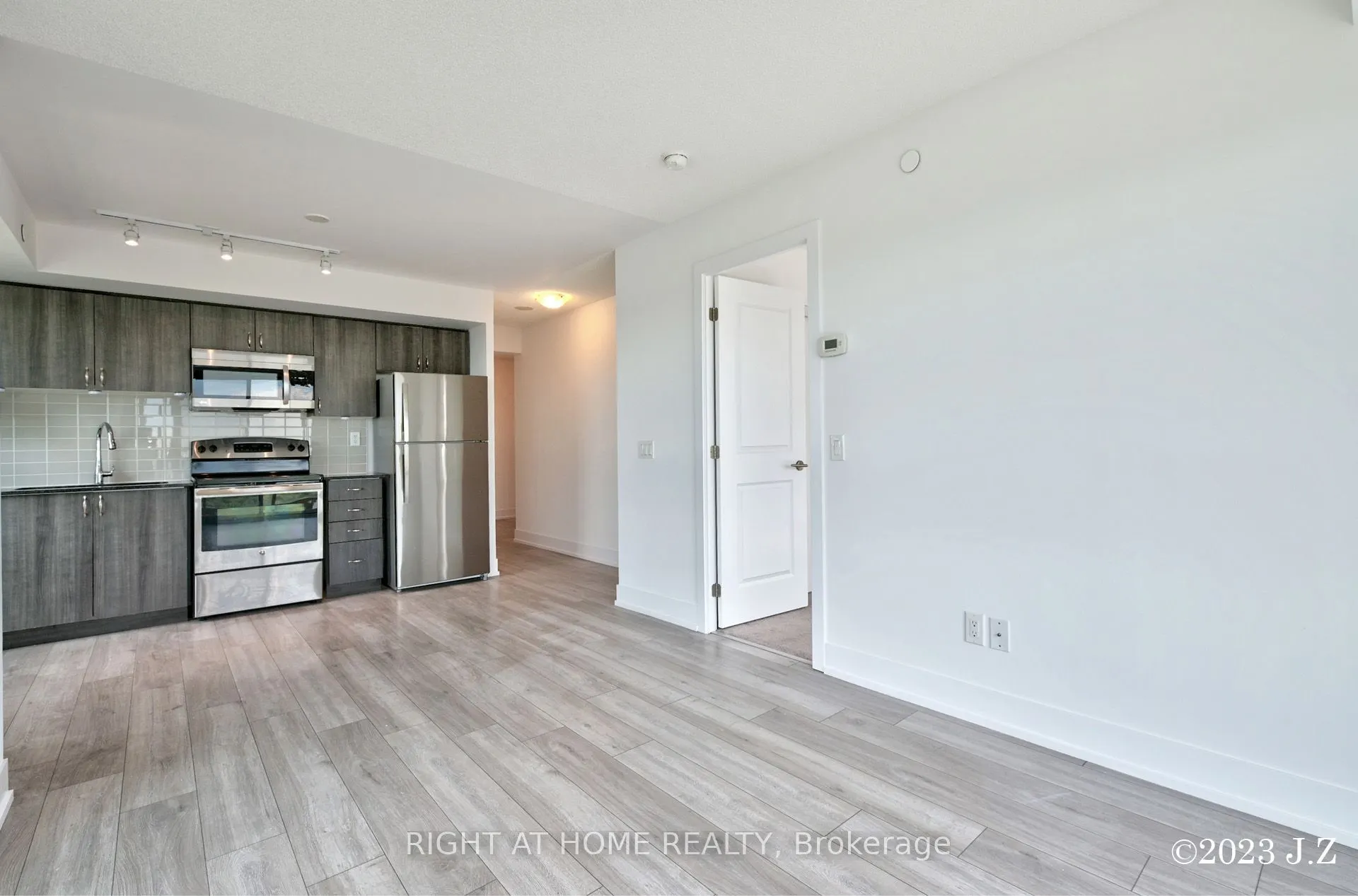 1215 Bayly Street, #1109