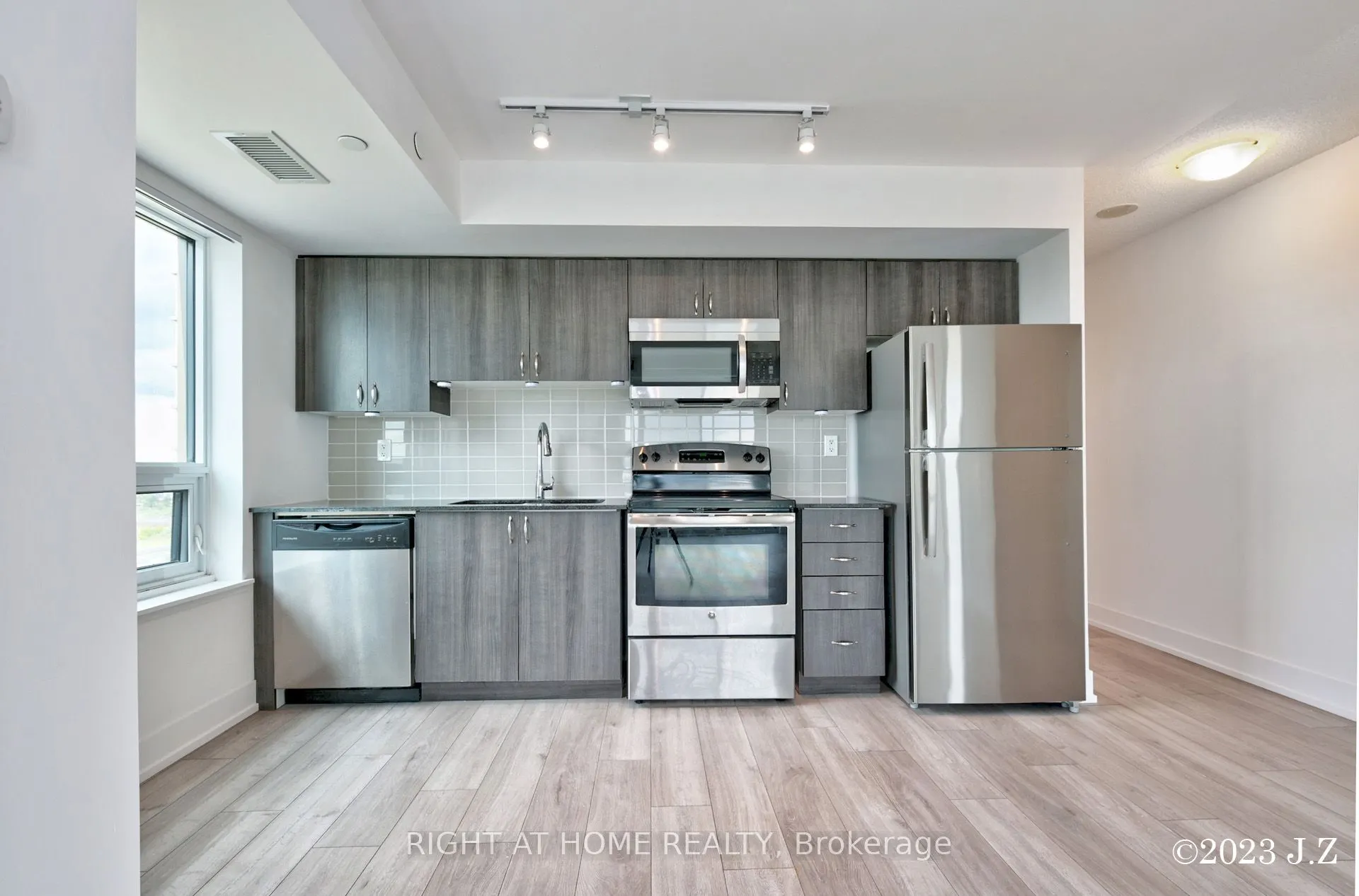 1215 Bayly Street, #1109
