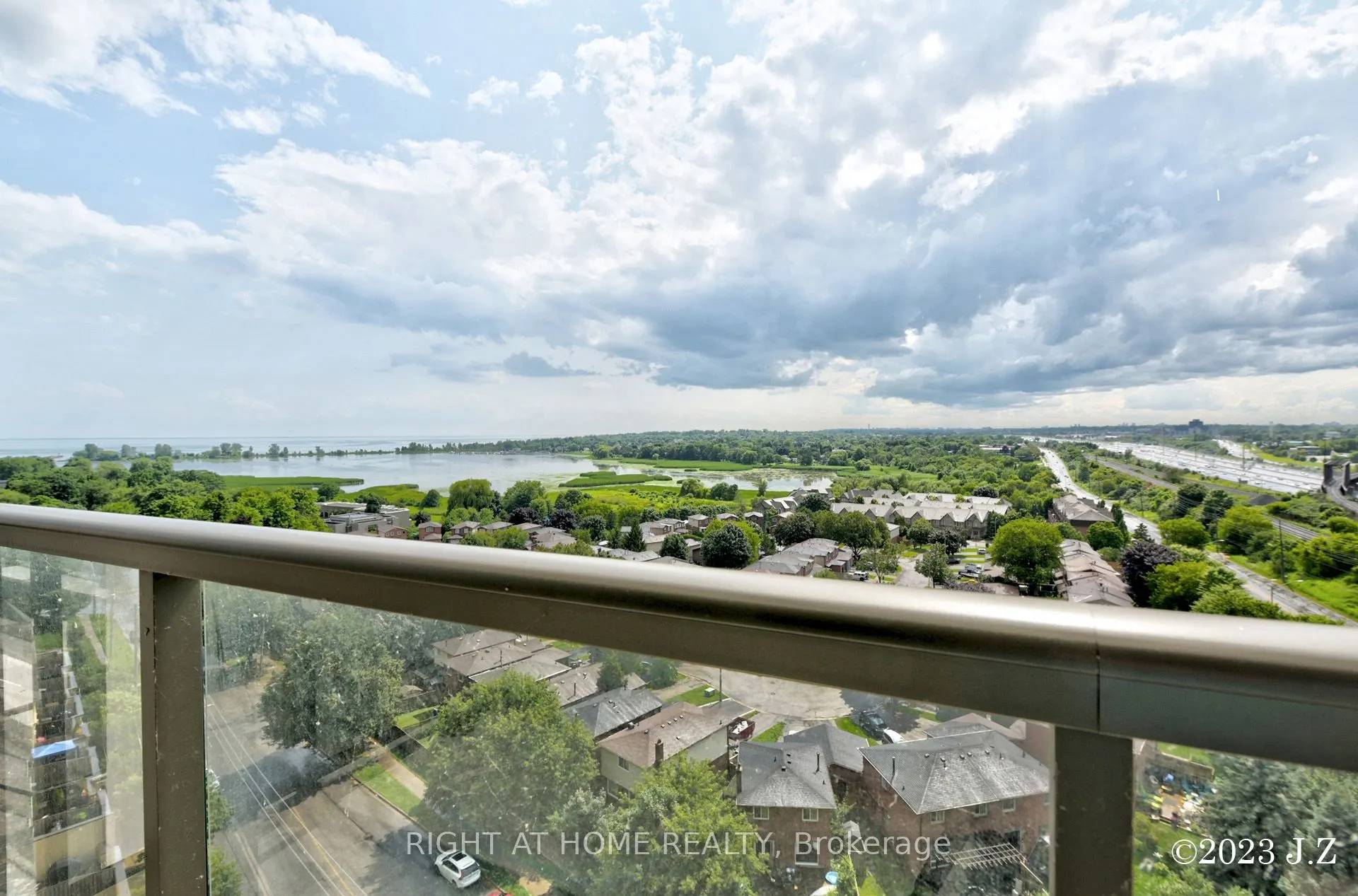 1215 Bayly Street, #1109