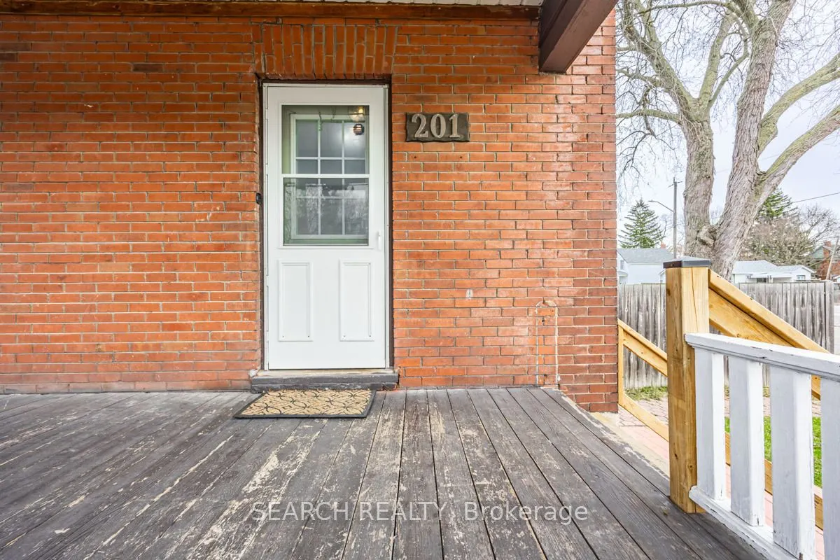 201 Ritson Road S