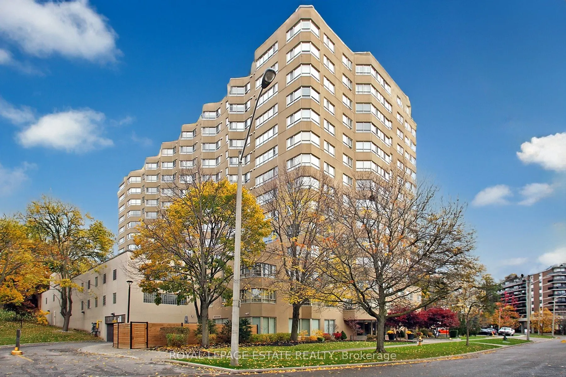 4 Park Vista #1006