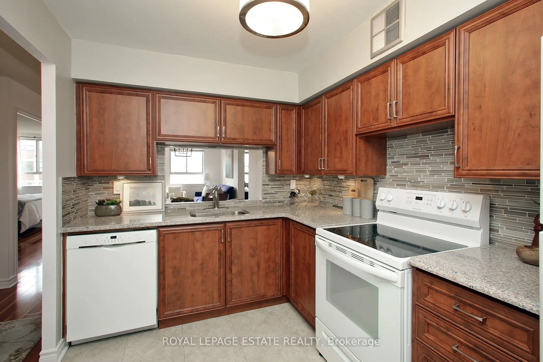 4 Park Vista #1006