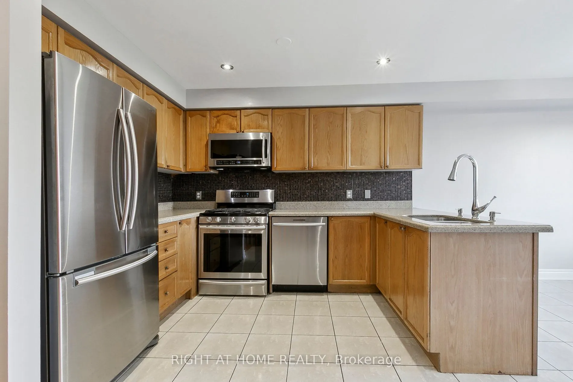 98 Jenkinson Way, #70