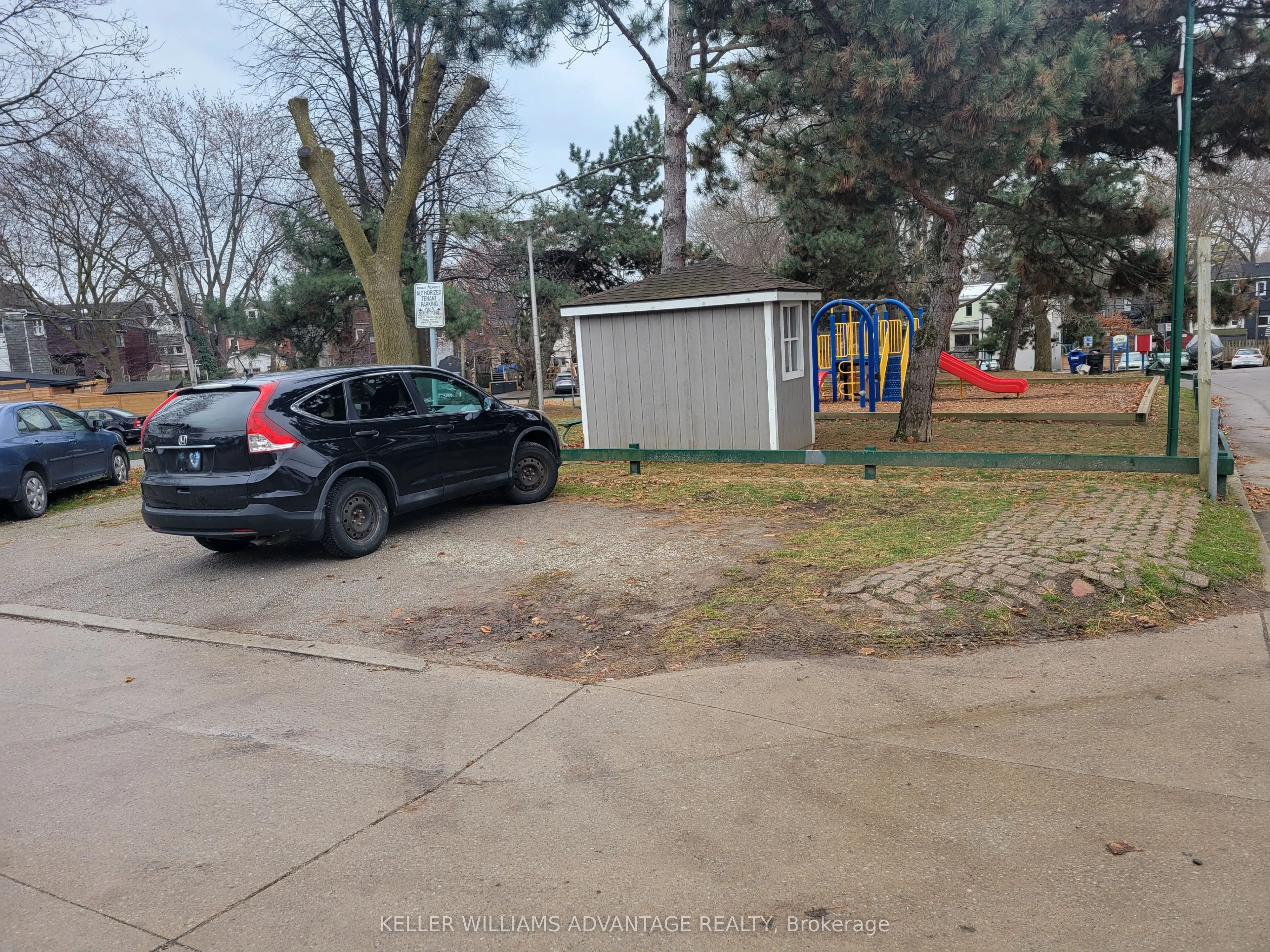 19R Columbine Avenue