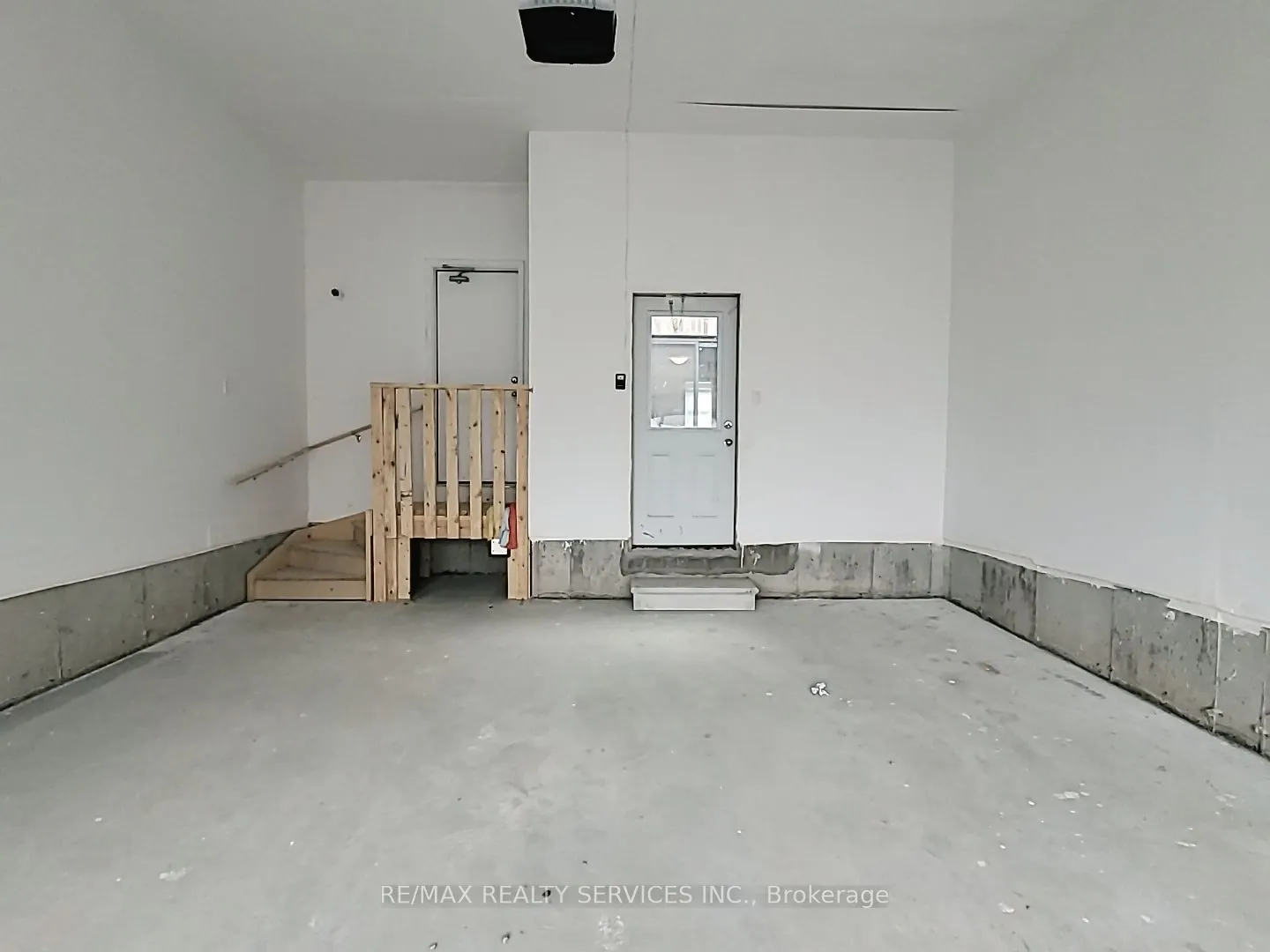 225 Coronation Road