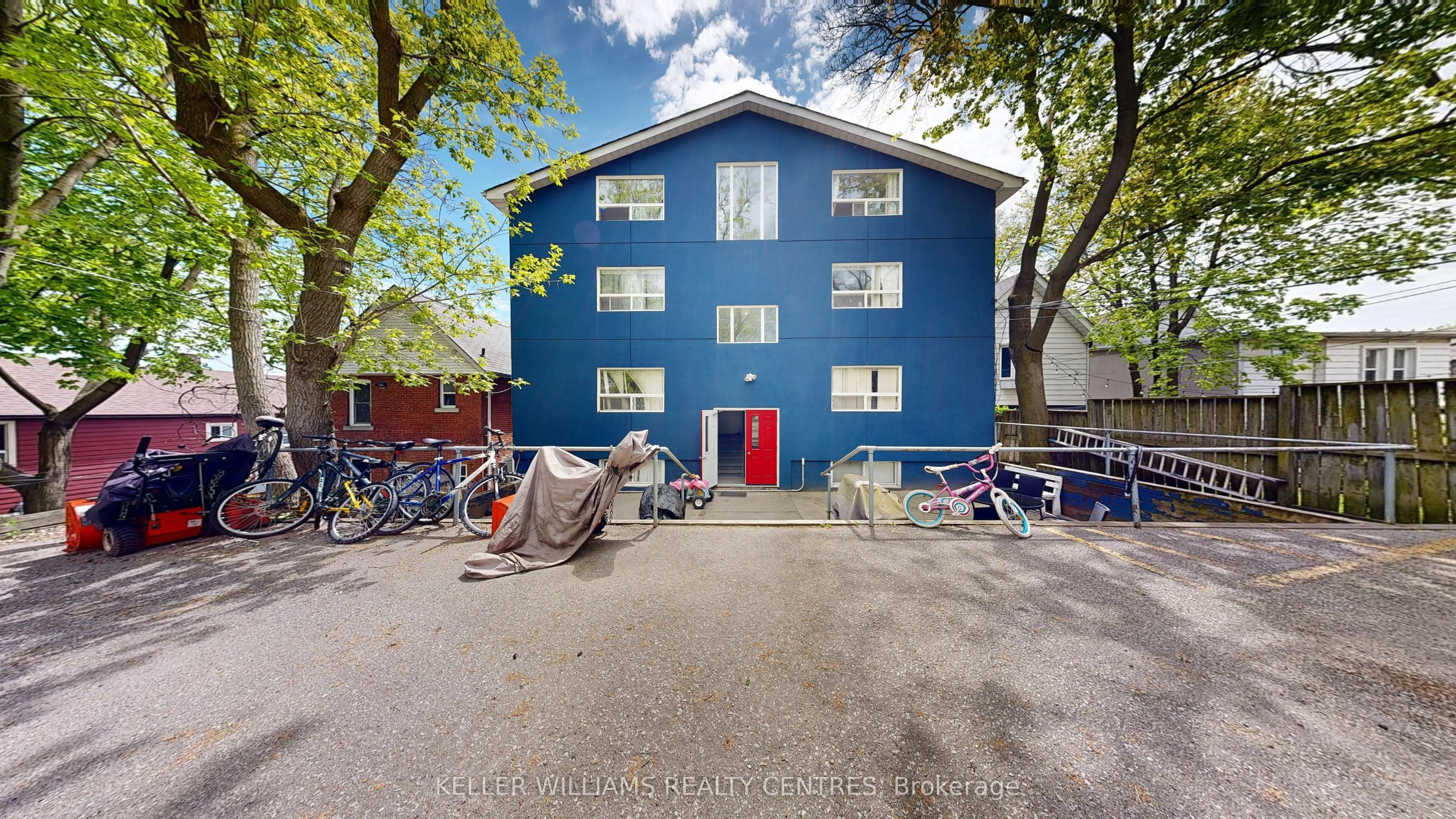 10 Ivy Avenue