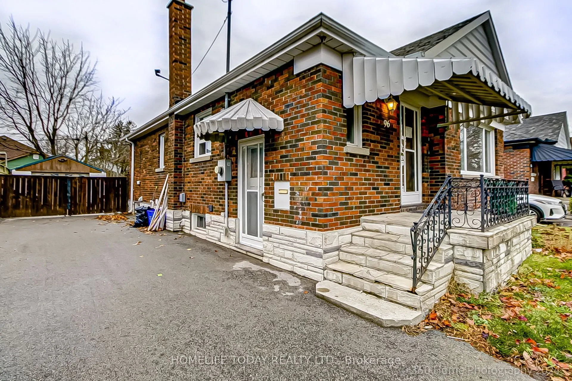96 Oakes Avenue