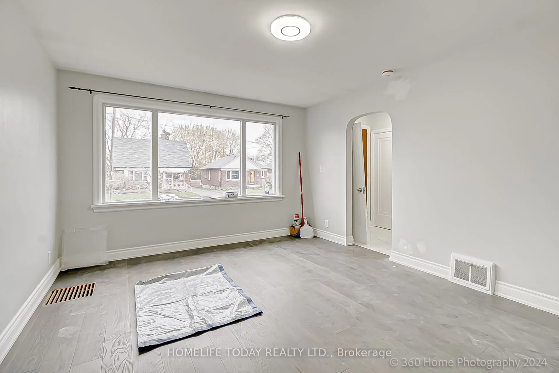 96 Oakes Avenue