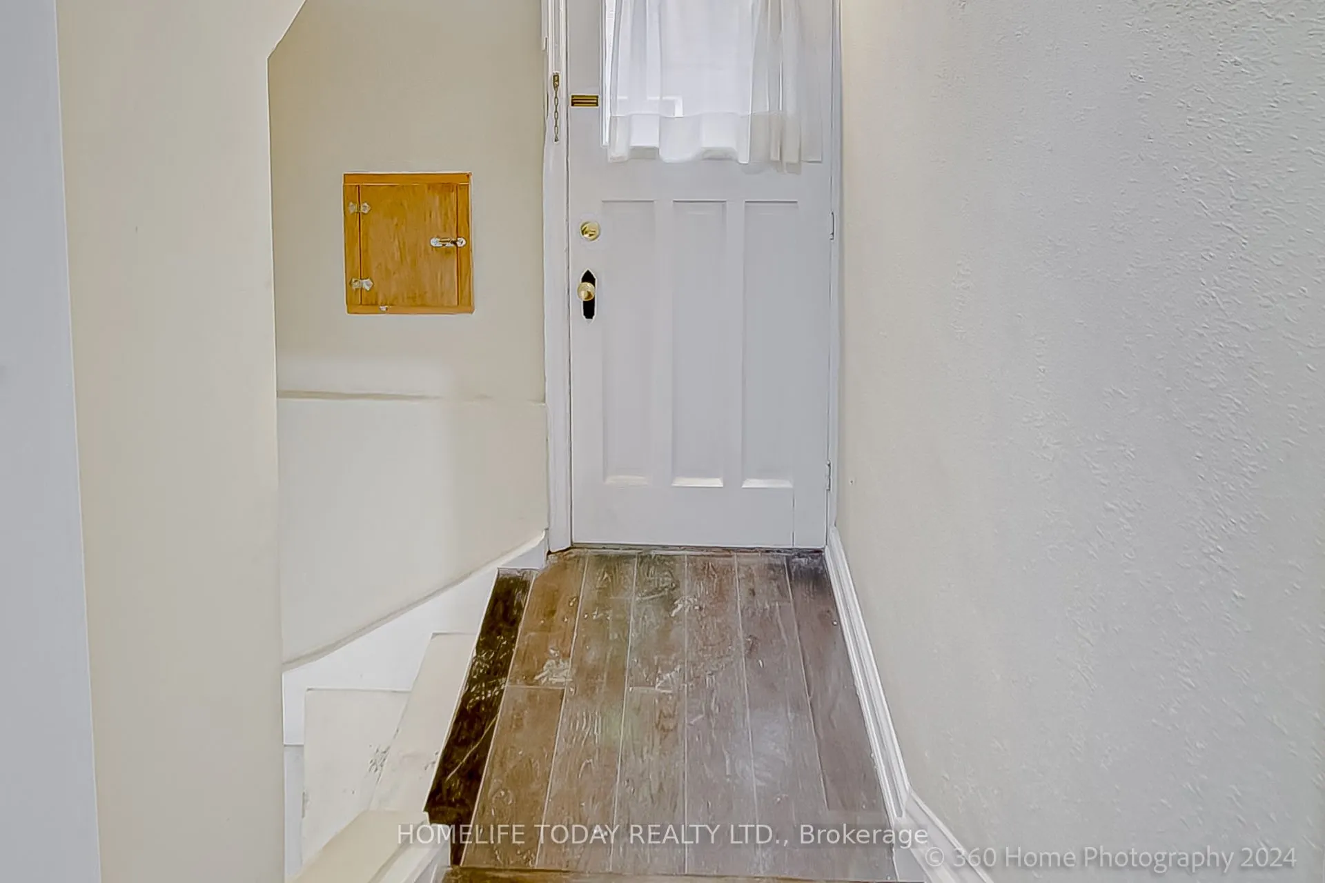 96 Oakes Avenue