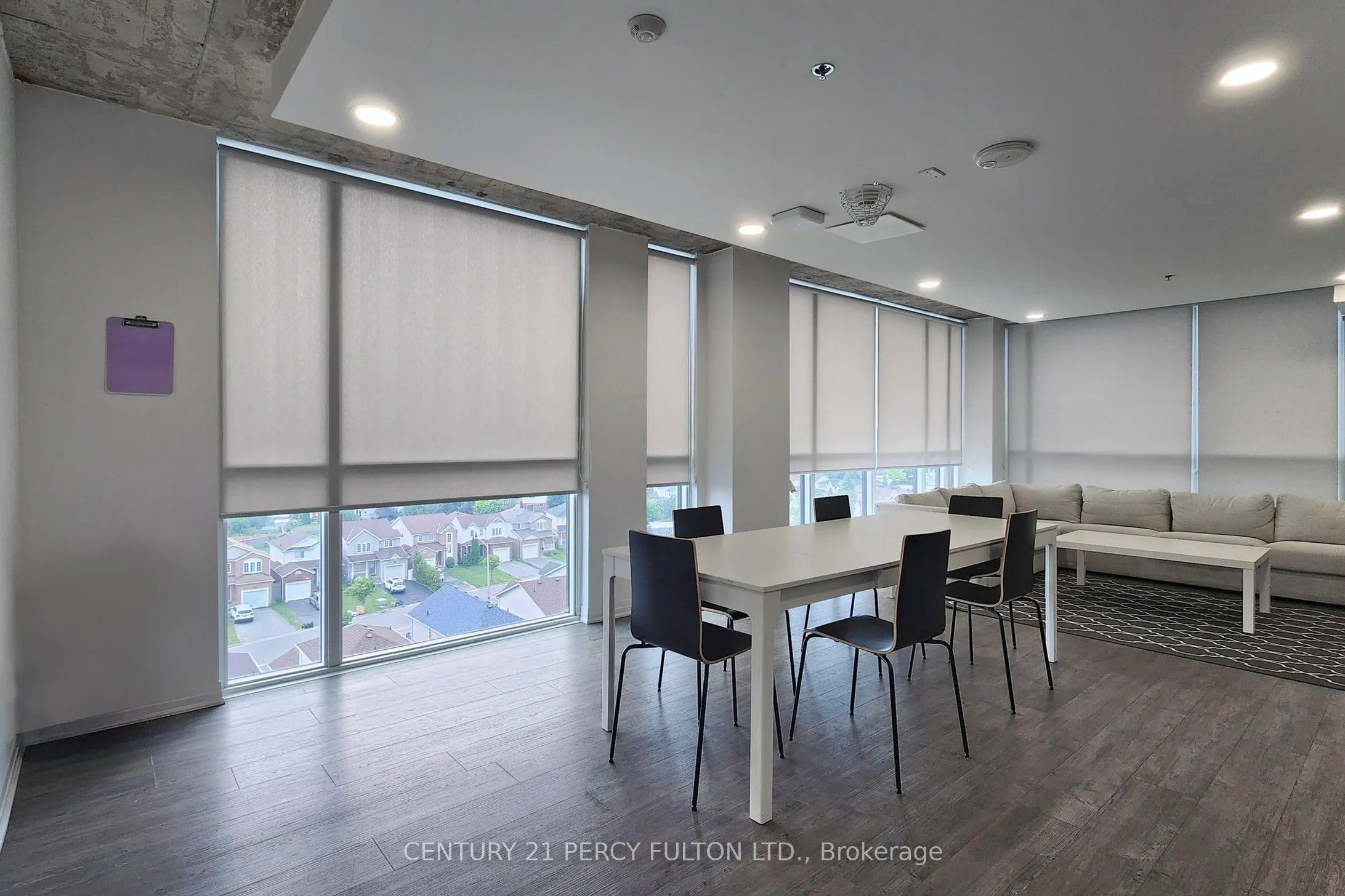 1900 Simcoe Street N, #633