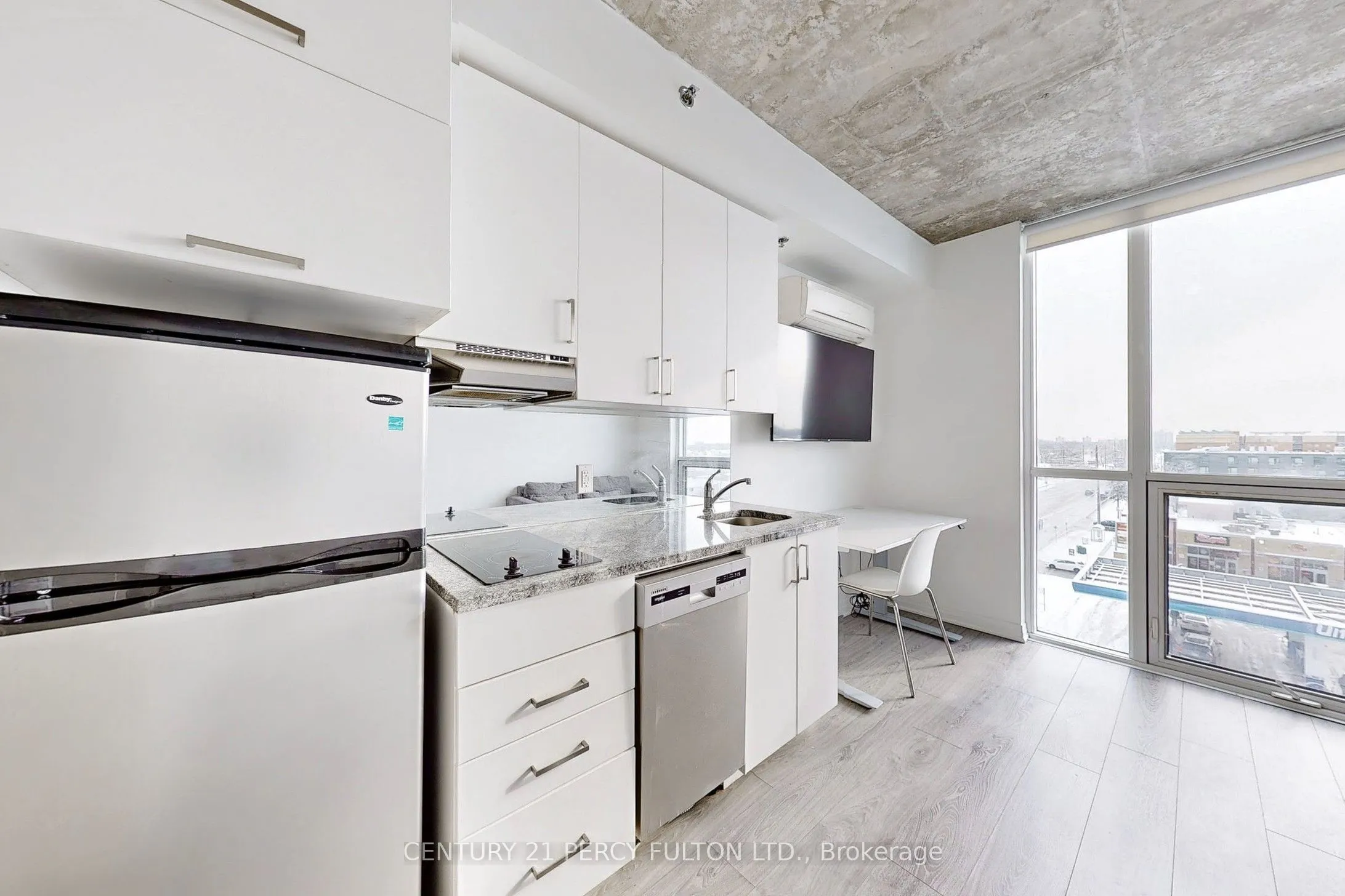1900 Simcoe Street N, #633