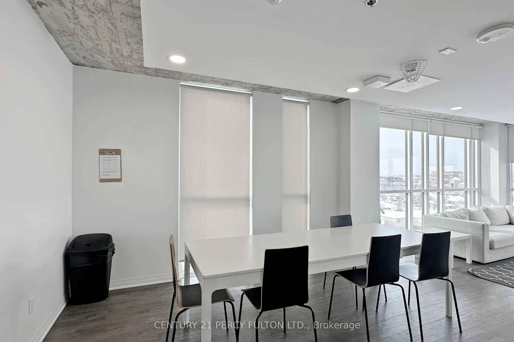 1900 Simcoe Street N, #633