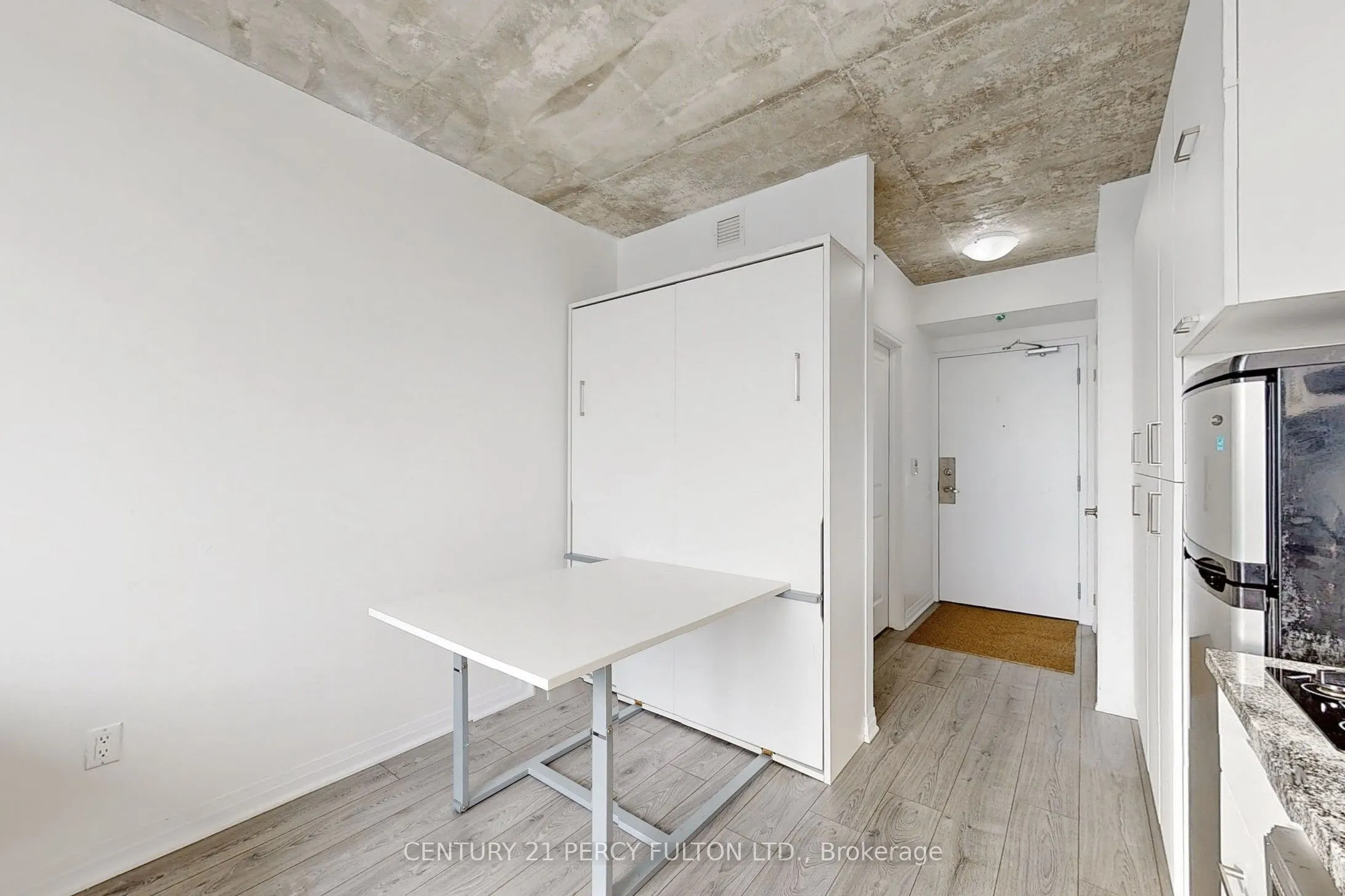 1900 Simcoe Street N, #633