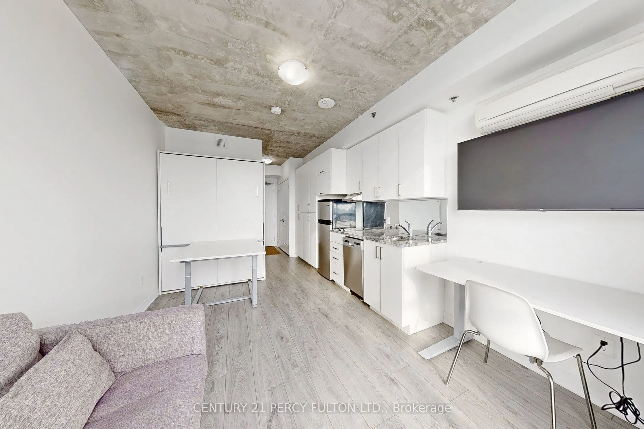 1900 Simcoe Street N, #633