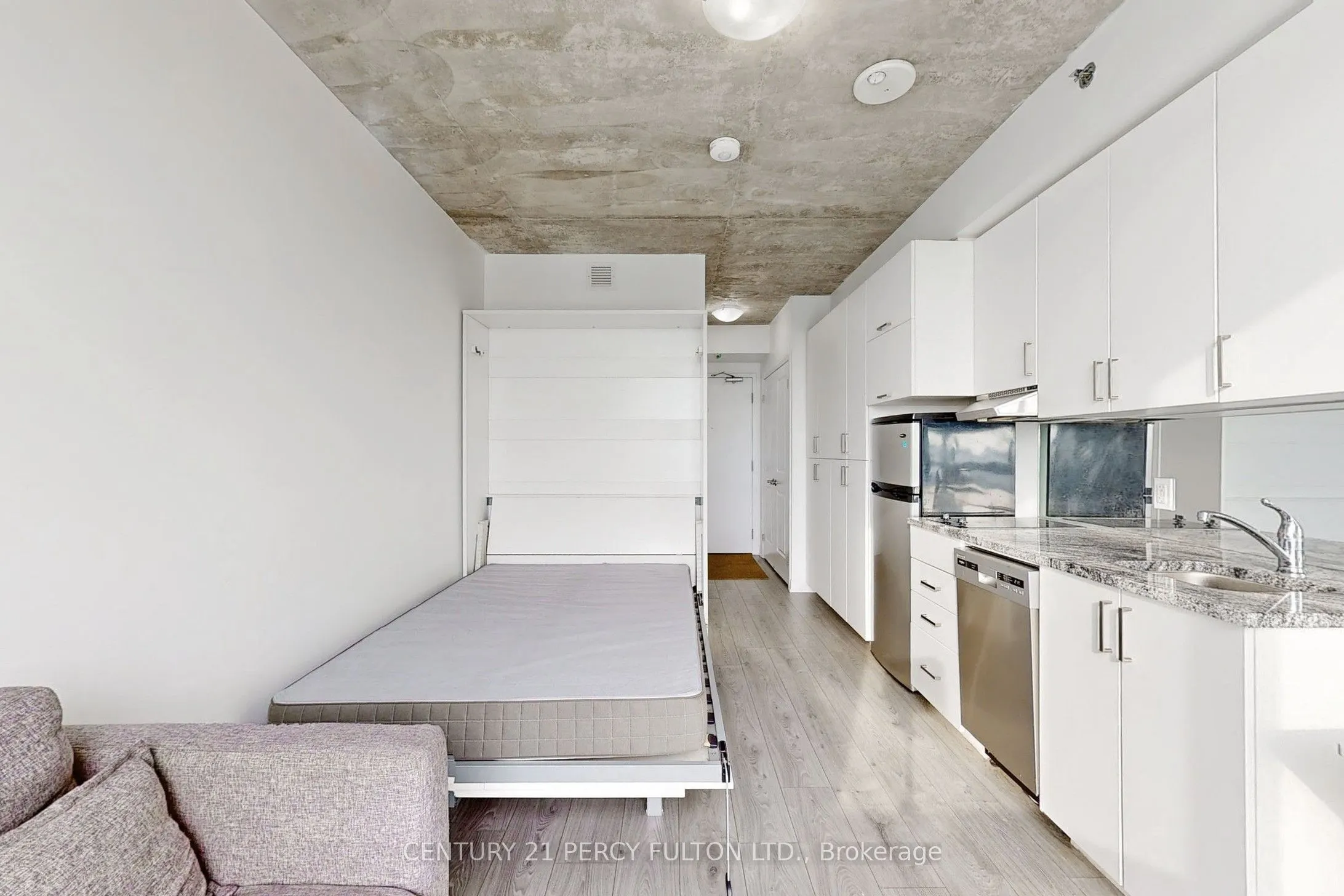 1900 Simcoe Street N, #633