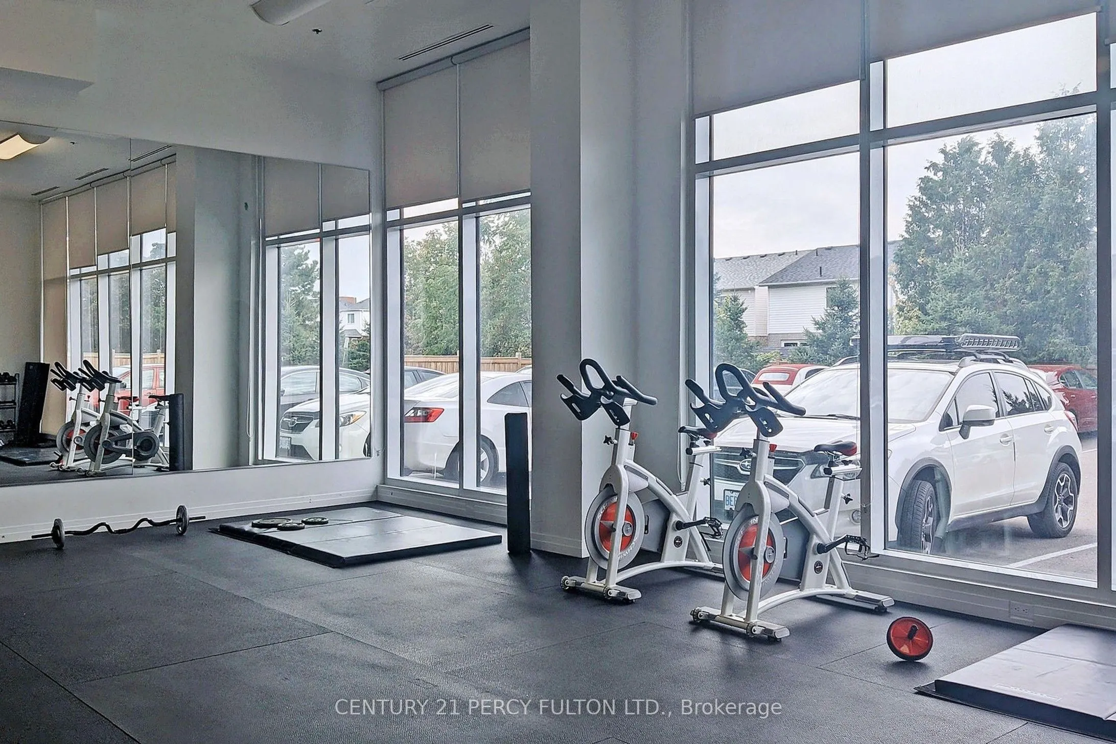 1900 Simcoe Street N, #633