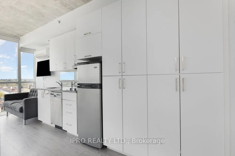 1900 Simcoe Street N, #417