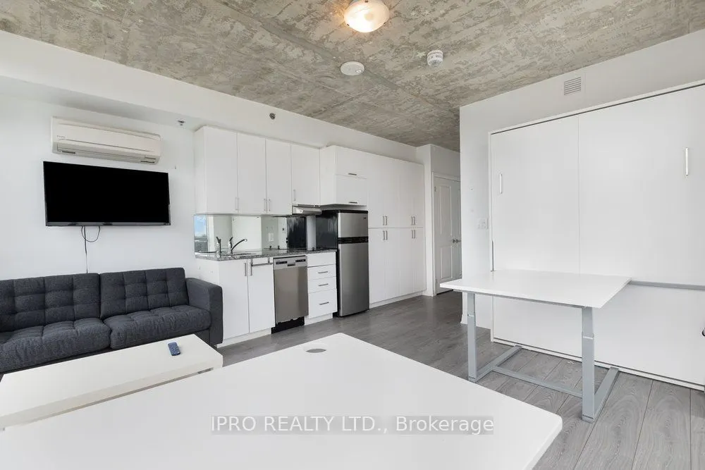 1900 Simcoe Street N, #417