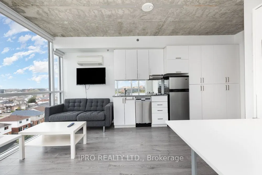1900 Simcoe Street N, #417