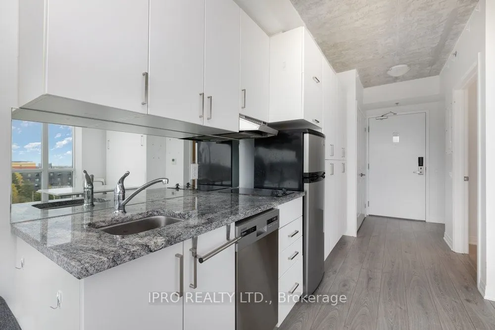 1900 Simcoe Street N, #417