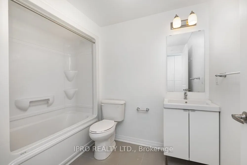1900 Simcoe Street N, #417