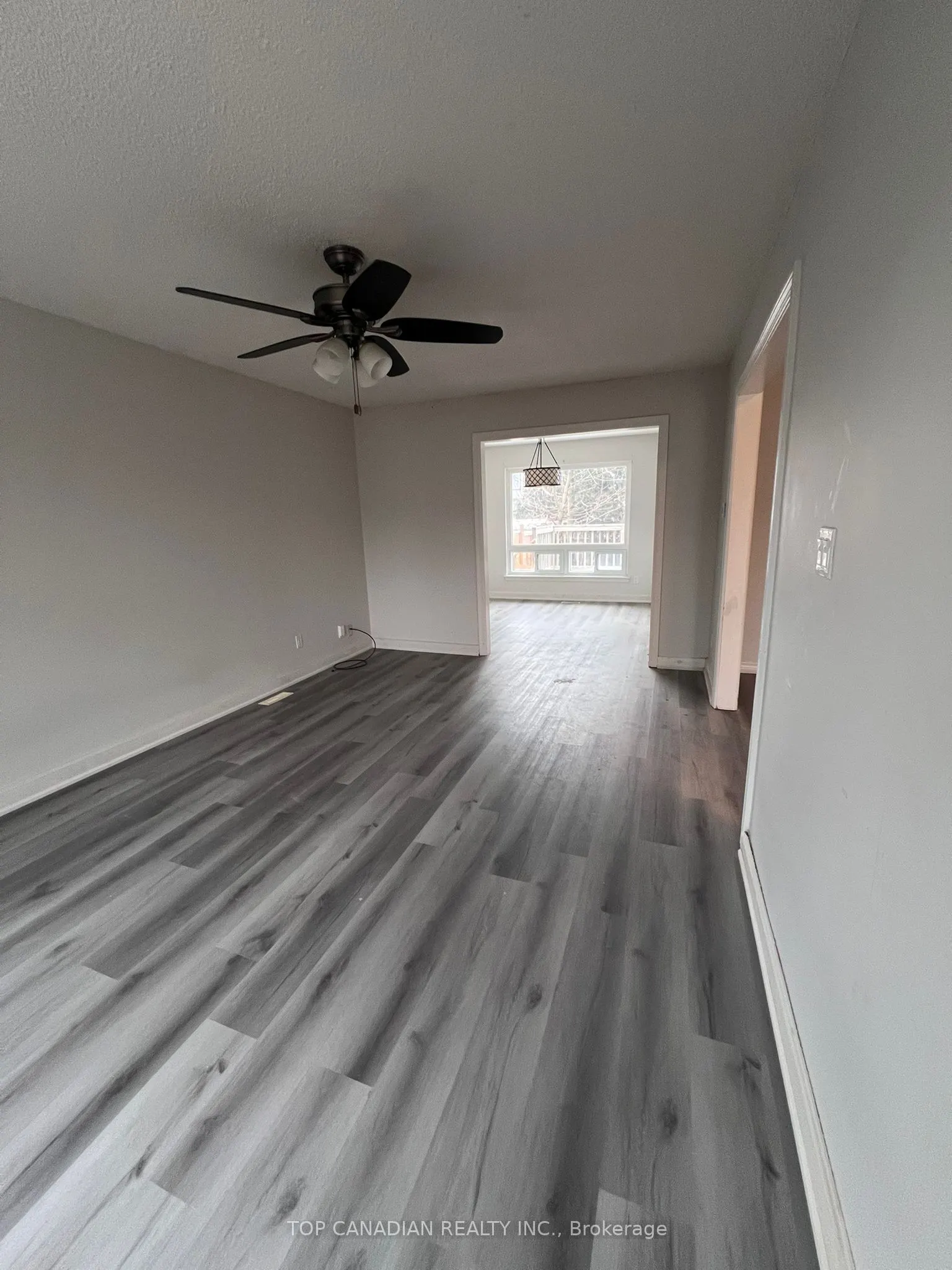 1398 Tampa Cres