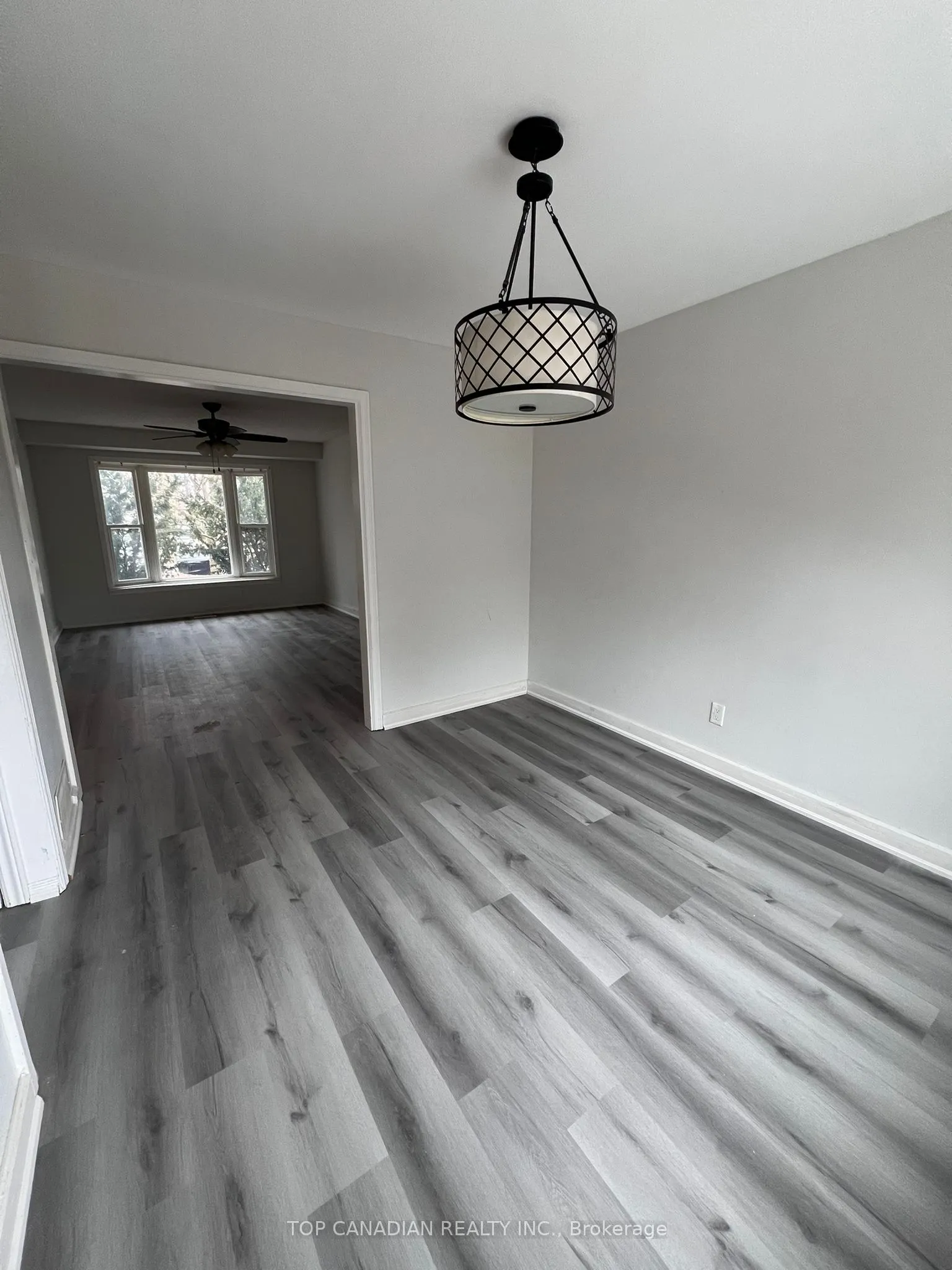 1398 Tampa Cres