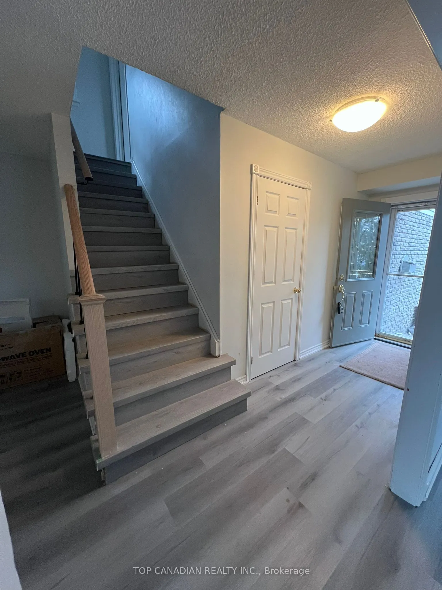 1398 Tampa Cres