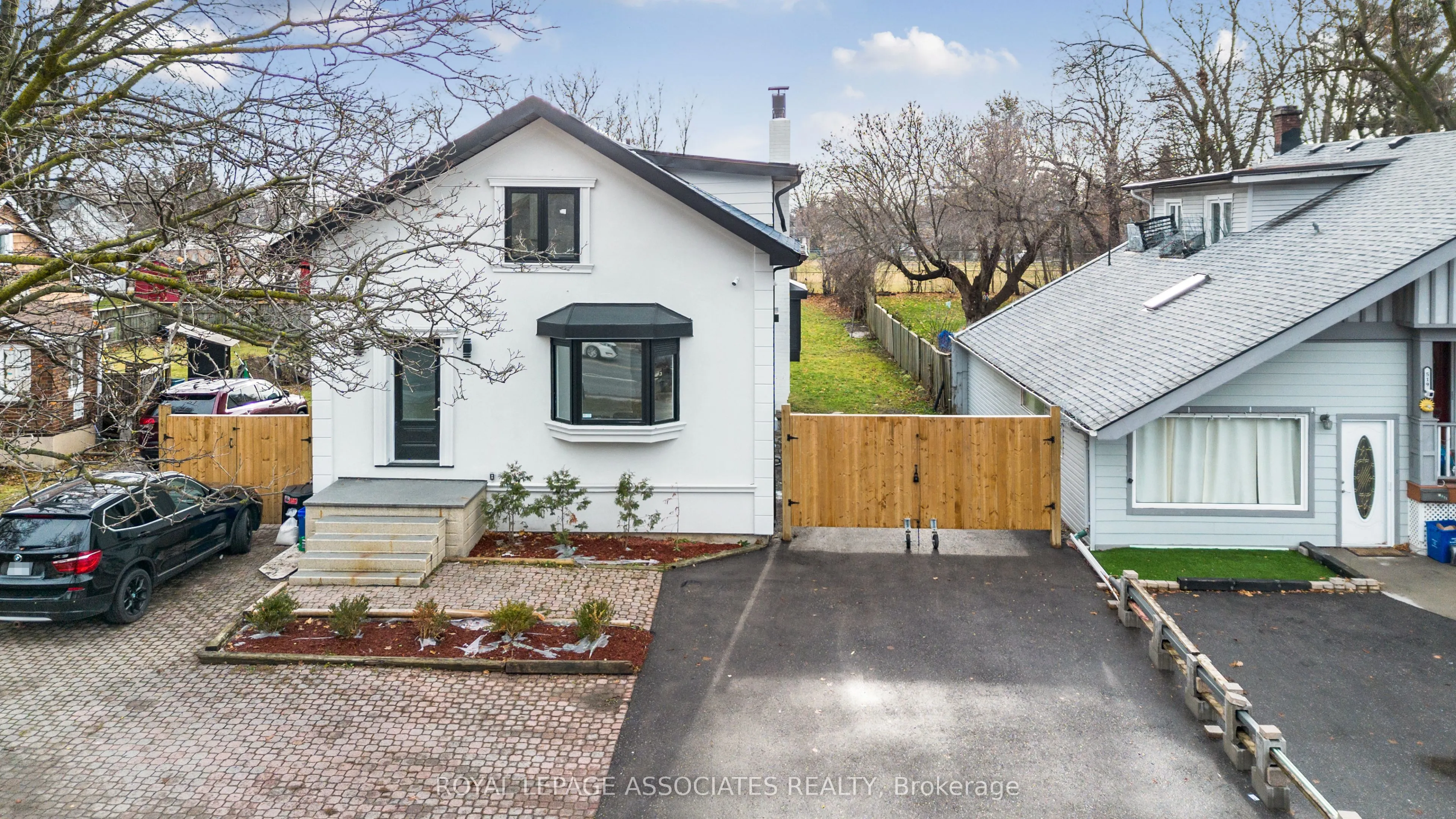 515 Kingston Road W