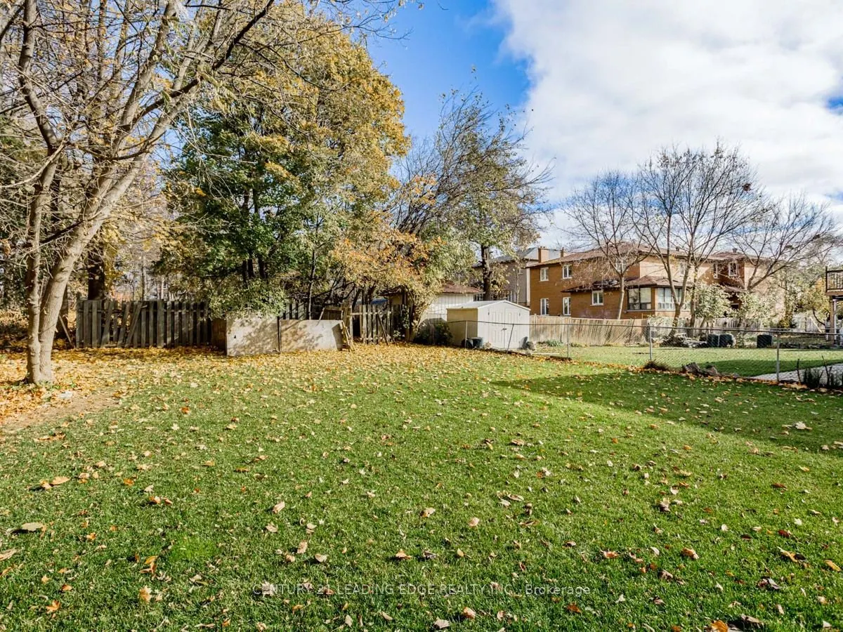 19 DONALDA Crescent