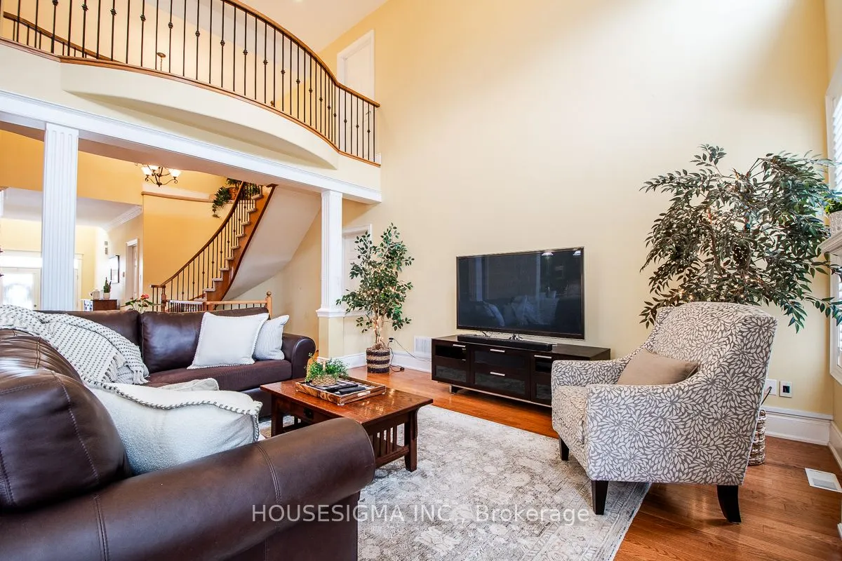 1044 Swiss Heights