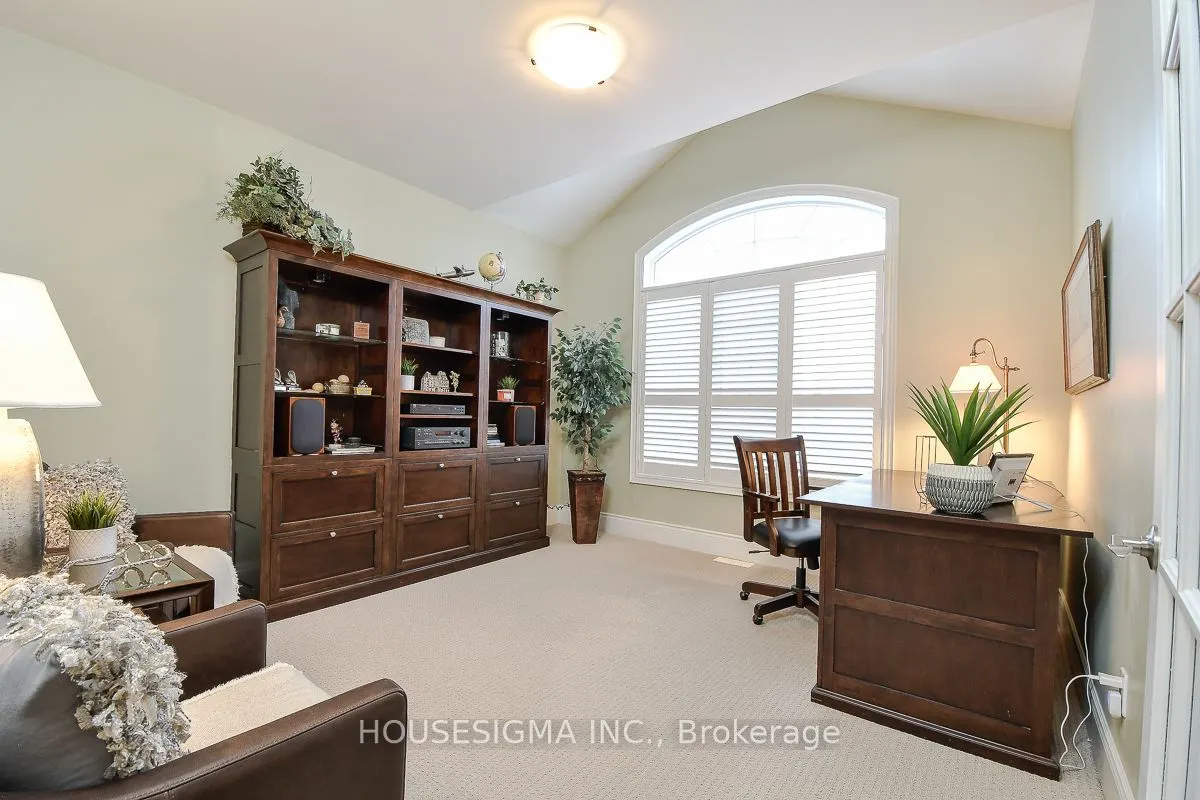 1044 Swiss Heights