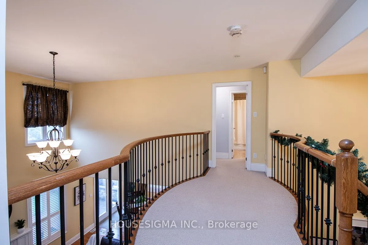 1044 Swiss Heights
