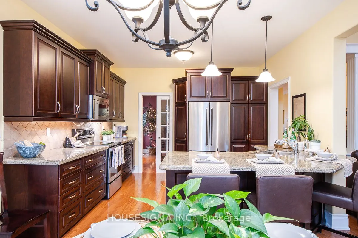 1044 Swiss Heights