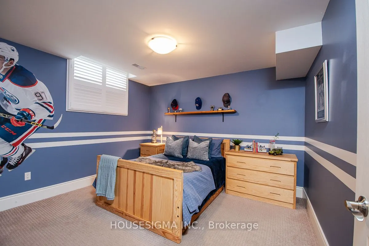 1044 Swiss Heights