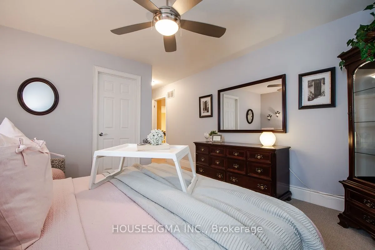 1044 Swiss Heights