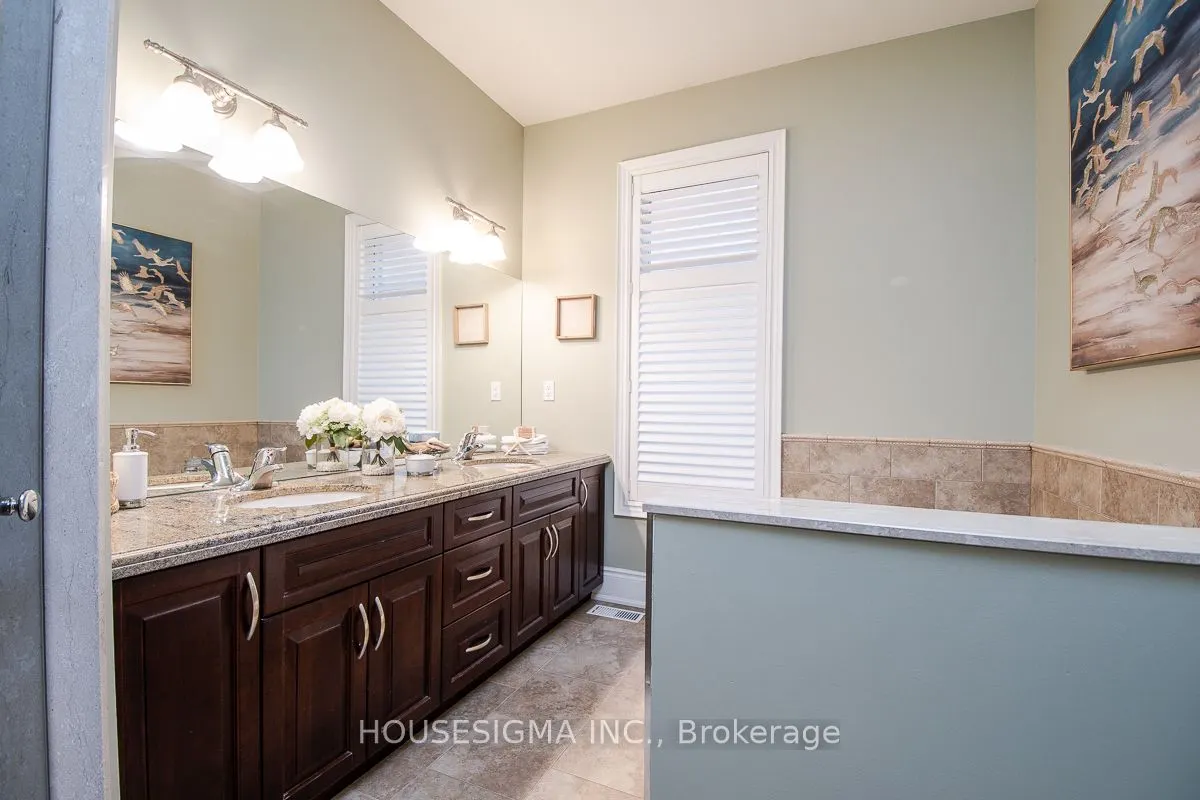 1044 Swiss Heights