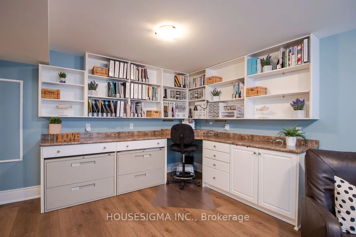 1044 Swiss Heights