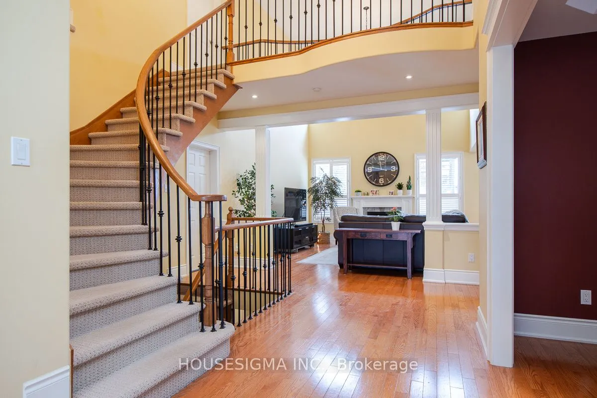 1044 Swiss Heights