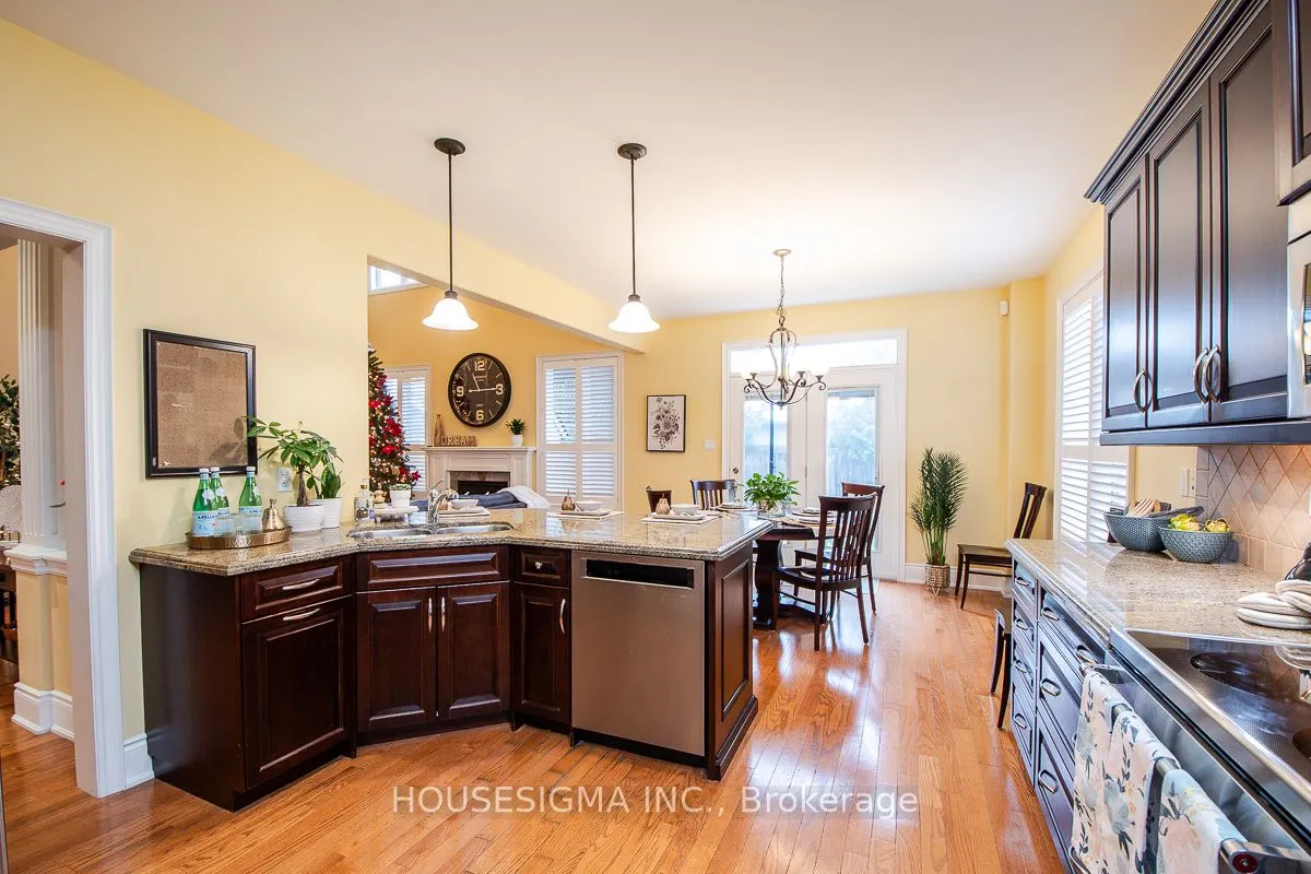 1044 Swiss Heights